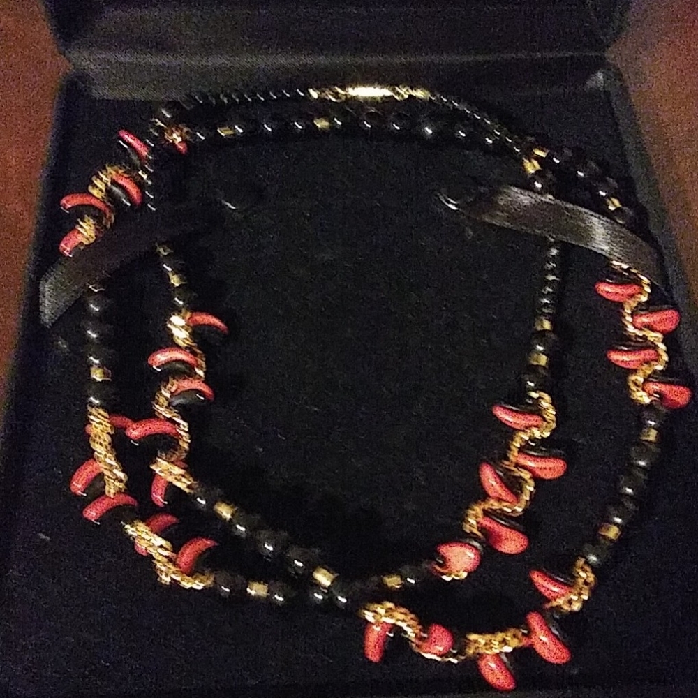 Neclace - Picture 2 of 2